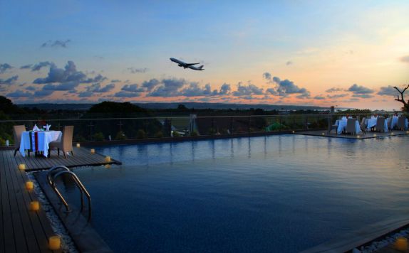 Sky Pool di H Sovereign Bali