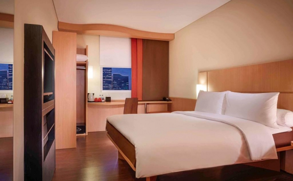 Tampilan Bedroom Hotel di Ibis Surabaya City Center