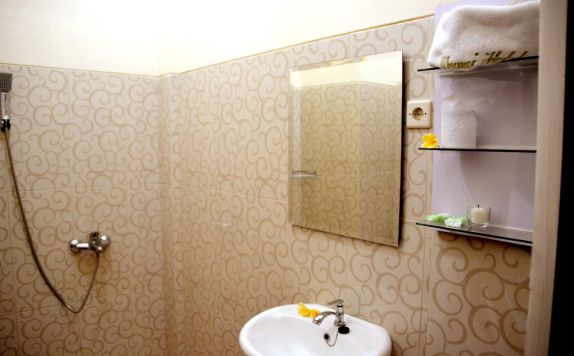 Bathroom di Ilhami Hotel