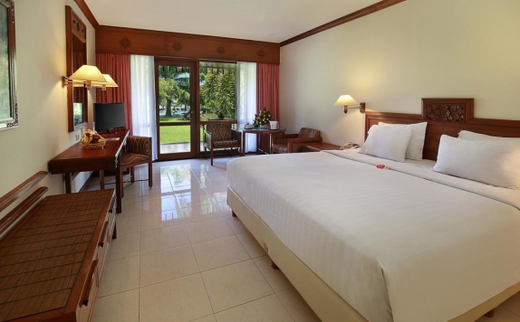 Tampilan Bedroom Hotel di Inna Bali Beach Garden