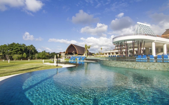 Swimming Pool di Inna Putri Bali Hotel