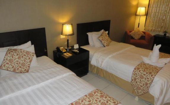 Bedroom Bedroom di Insumo Palace Hotel and Resort Kediri