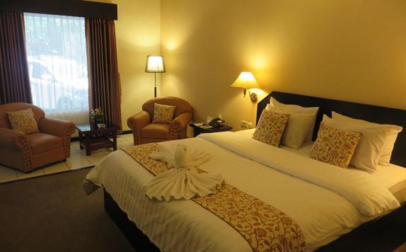 Bedroom Bedroom di Insumo Palace Hotel and Resort Kediri