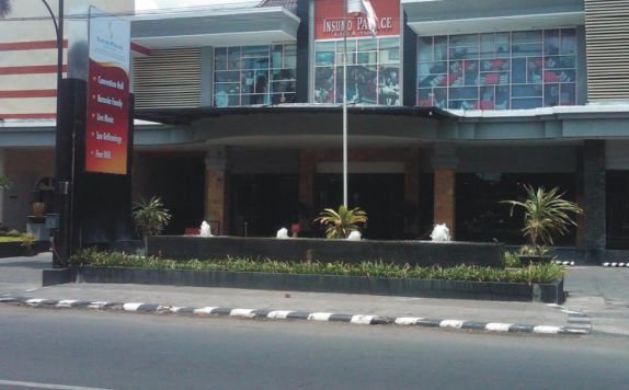 Eksterior Eksterior di Insumo Palace Hotel and Resort Kediri