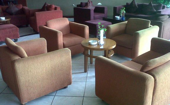 Lobby Lobby di Insumo Palace Hotel and Resort Kediri