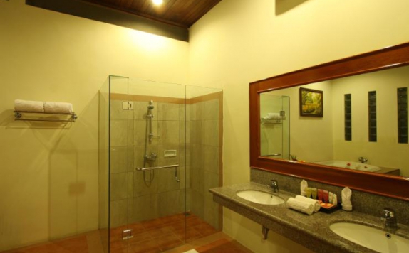 bathroom Hotel di Istana Pool Villas & Spa