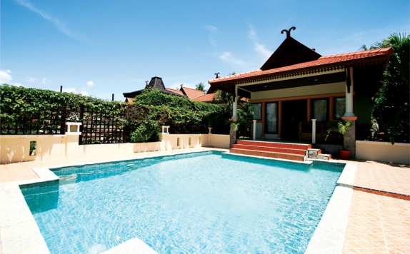 SwimmingPool Hotel di Istana Pool Villas & Spa