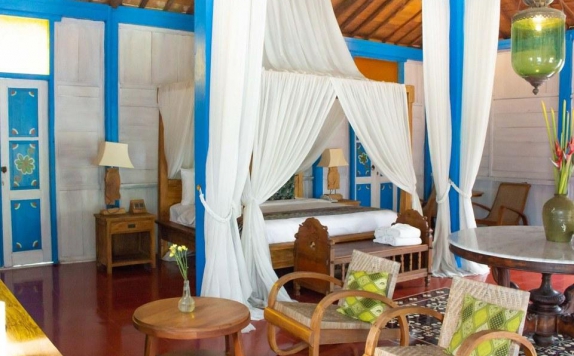 Interior bedroom di Jadul Village Resort And Spa