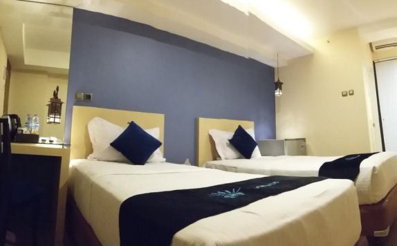 Twin Bed Room Hotel di Jakarta Madrix
