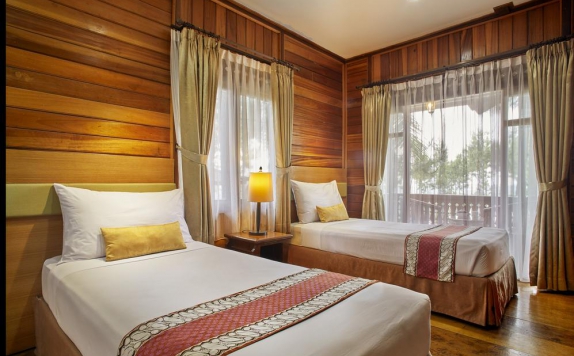 Guest room di Jambuluwuk Ciawi Resort