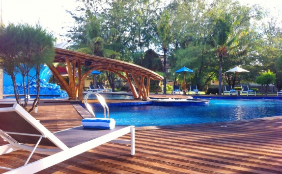 Swimming Pool di Jambuluwuk Oceano Boutique Resort
