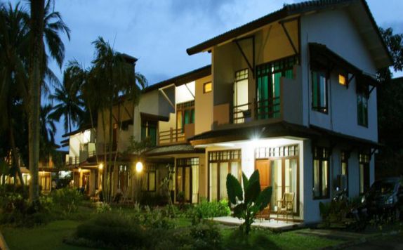 exterior di The Jayakarta Villas Anyer Beach Resort
