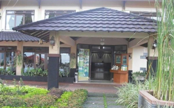 entrance di Jayakarta Cisarua Inn & Villa