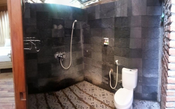 Bathroom di Jazz Hotel Palu