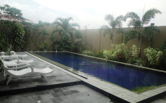 Swimming Pool di Jazz Hotel Palu