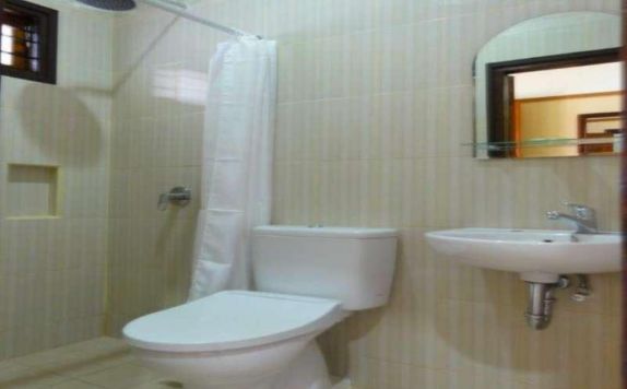bathroom di Jelita Parahyangan Hotel