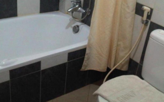Bathroom di Jelita Tanjung Hotel