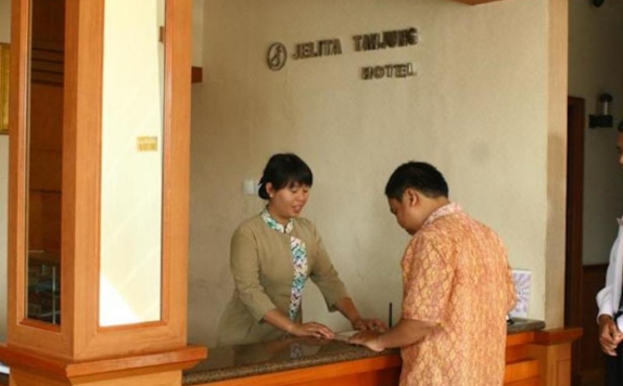 Resepsionis di Jelita Tanjung Hotel