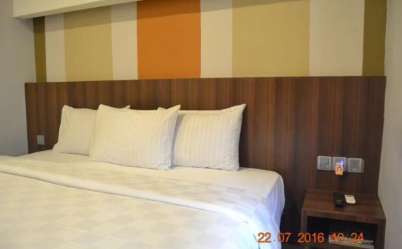 Guest room di J Hotel Medan