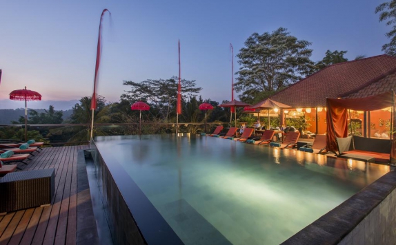 Swimming Pool di Jungle Retreat By Kupu Kupu Barong