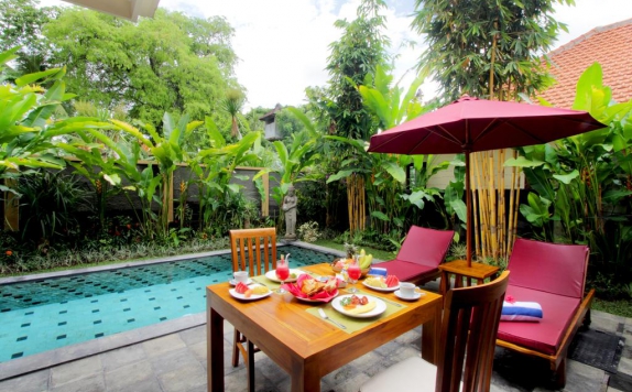 Outdoor Pool Hotel di Kadiga Villas Ubud