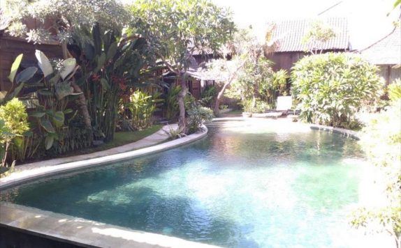 Swiming Pool di Kampung Cenik