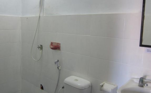 Bathroom. di Kanaka Gili