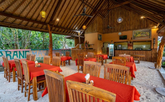 Restaurant di Karang Mas Villa