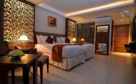 guest room twin bed di Kayu Raja Villa