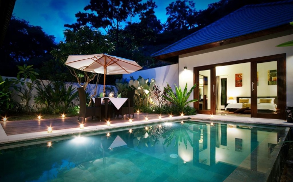 Swimming Pool di Kebun Villas & Resort