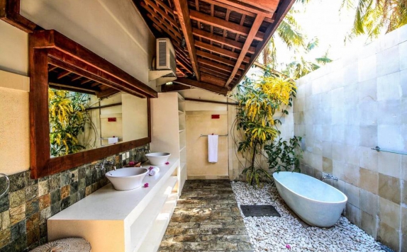 Bathroom di Kelapa Luxury Villa