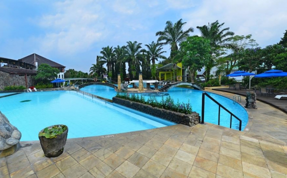 Swimming pool di Klub Bunga Butik Resort