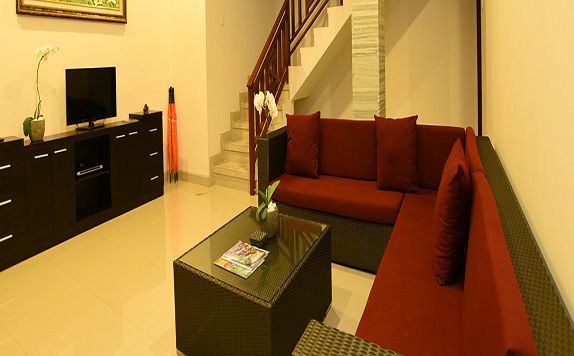 Living room at 4 bedroom di Kubal Villa Seminyak