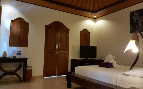 Guest room di Kusnadi Hotel
