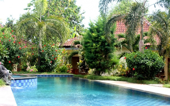 Swimming Pool di Kuta Cove Hotel