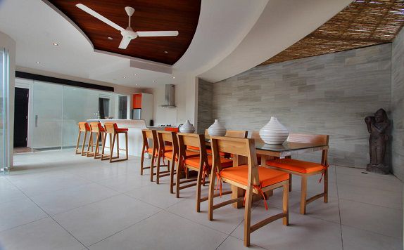 Dining Table di K Villas by Premier Hospitality Asia