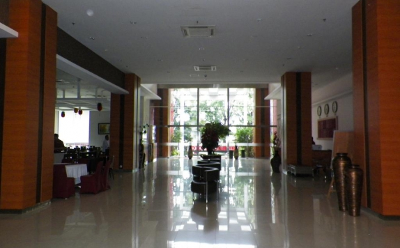 Interior Lobby  di Lampion Hotel Solo
