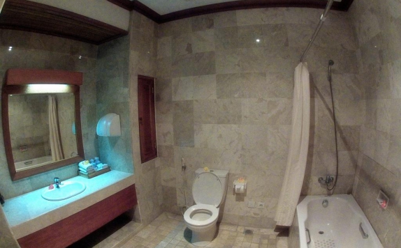 Bathroom di Langon Bali Resort & Spa