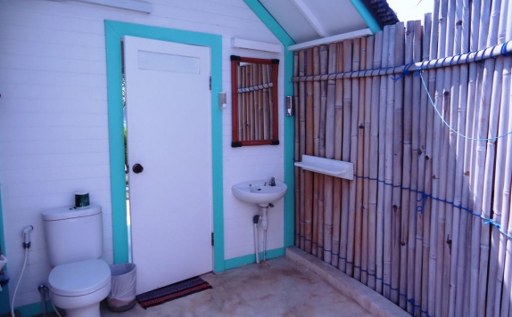 Bathroom di Le Pirate Beach Club