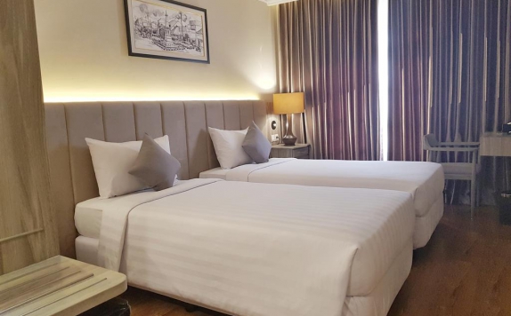 Tampilan Bedroom Hotel di éL Hotel Royale Yogyakarta Malioboro