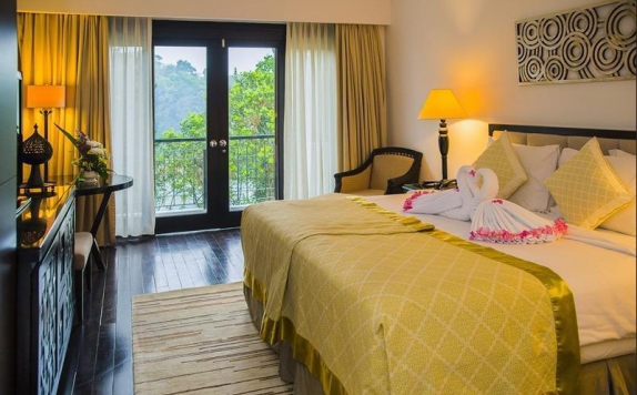 Guest Room di Lido Lake Resort by MNC Hotel