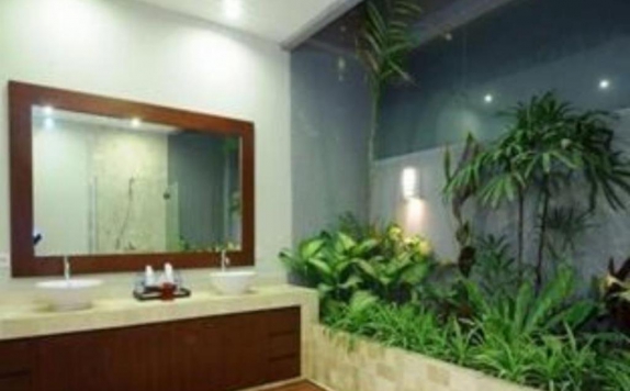 bathroom di Lima Puri Villas