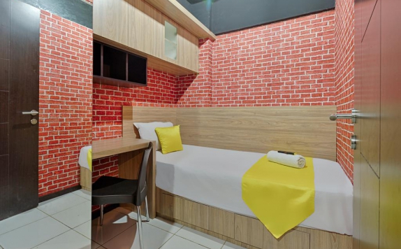 Guest Room di LITEROOMS KEBAGUSAN CITY