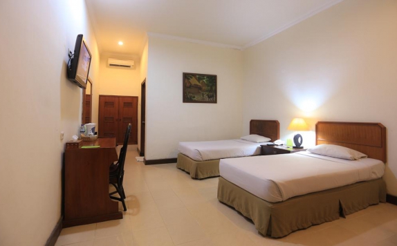 Kamar Tidur di Lombok Garden Hotel