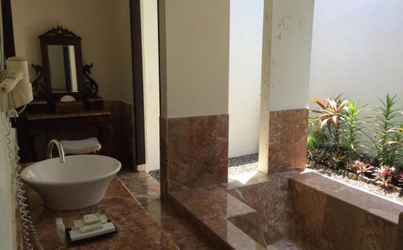 Bathroom di Lor In Belitung Resort