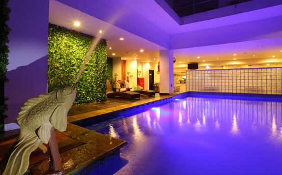 Swimming Pool di Maestro Hotel Kota Baru
