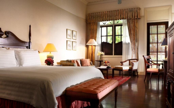 Tampilan Bedroom Hotel di Majapahit Surabaya Hotel