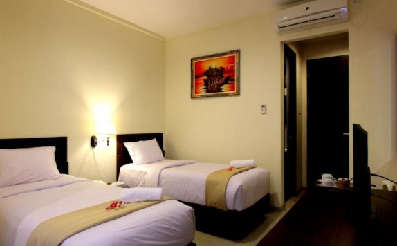 guest room twin bed di Manggar Indonesia