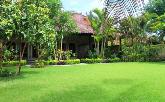 Taman di Man's Cottages and Spa