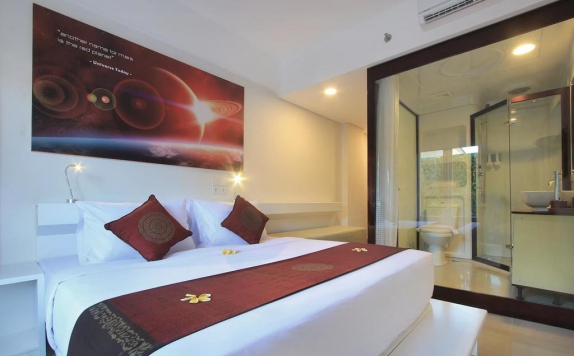 Guest room di Mars City Hotel Bali